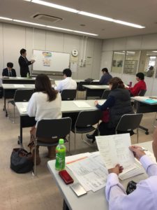 東広島市民起業家支援クラブ１１月定例会 では、日本政策金融公庫 の東広島エリアご担当者をお迎えし、金融や資金調達について学びました。